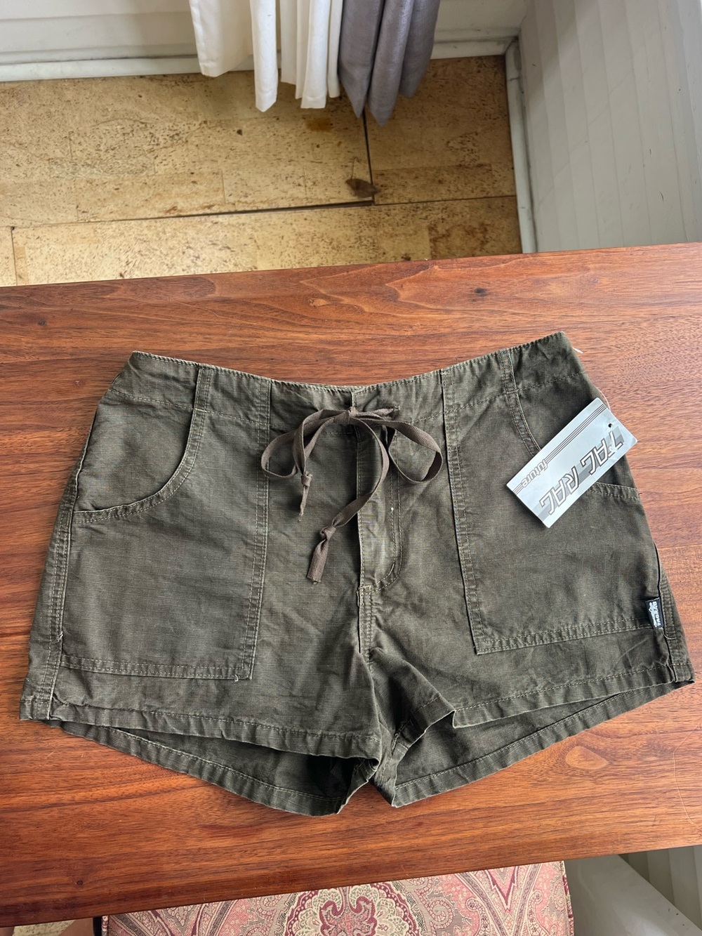 Vintage Y2K TAG RAG Olive Short